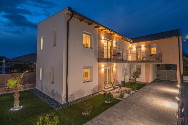 Melomi Apartman, Забронировать  Шарвар Ваш, рядом с Nádasdy Castle