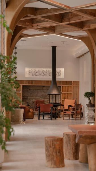 Patio Spring Holiday Inn--Free pick up-Airport & Railway st ation&TianMen Mount ain--Free travel customization, Забронировать  Йонг Дин Чжанцзяцзе