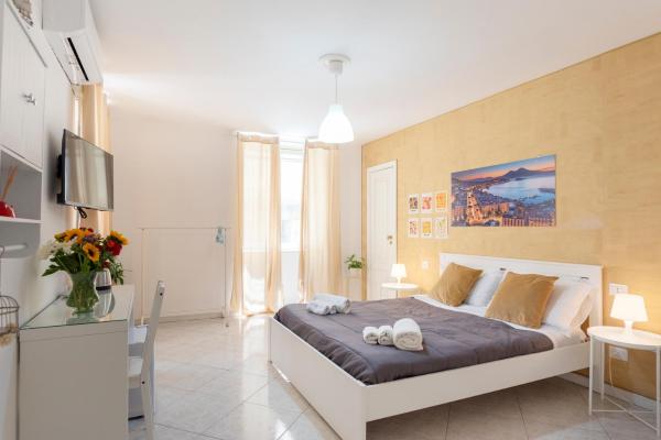 Napoli centro, DM suites, Забронировать  Неаполь - исторический центр Неаполь, рядом с Центральный железнодорожный вокзал Неаполя