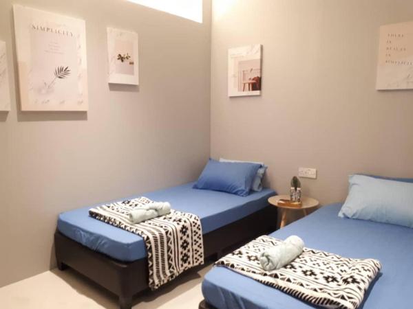 The Village Inn, Забронировать  Недорогие отели Рауб, недорогие