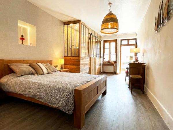 Chambres d\hôtes avec entrée privative au calme dans maison de village au-villard, Забронировать  Сен-Жорьо Озеро Анси