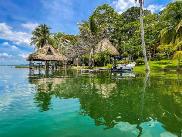 B&B Del Lago, Забронировать  Отели в центре Флореса, в центре