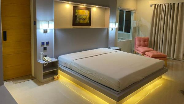 Pagadian Bay Plaza Hotel, Забронировать  Пагадиан Минданао