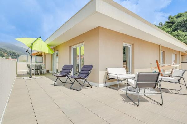 Spacieux Rooftop Parking, Terrasse ensoleillée, Забронировать  Ментон Great Alpine Road