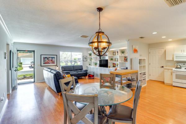 Lanai and Gas Grill Bright Home in The Villages