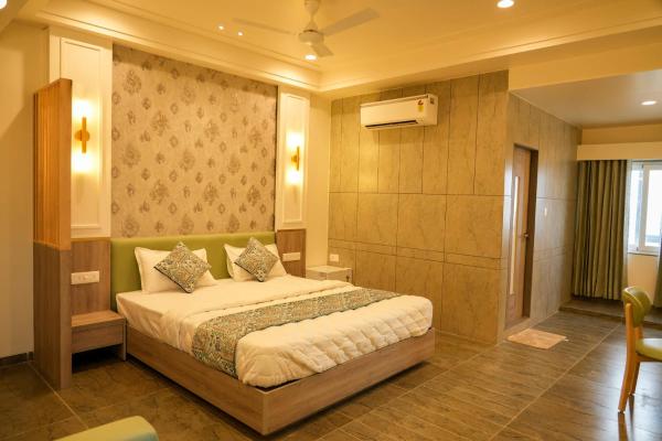 Hotel El Lujo, Забронировать  Pālanpur штат Гуджарат