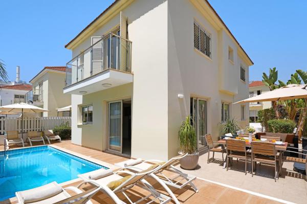 Villa Artemis - 30m from Pernera Beach