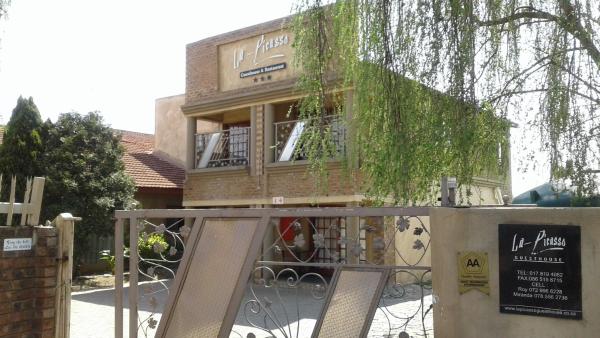 La Picasso Guesthouse