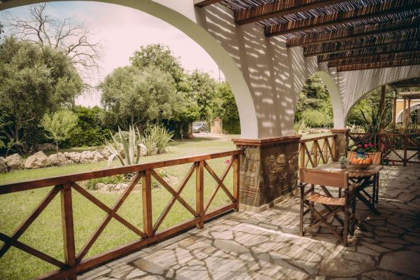 Trikalioti\s Lush Estate Apartments