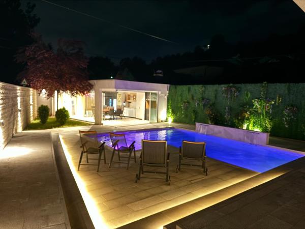 Villa Torrente, Забронировать  Отели Сараевского кантона с бассейном, Бассейн