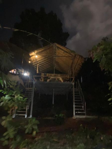 เต๊นท์มีหลังคายกสูง, Забронировать  Хаад-Плеайем Ко-Панган