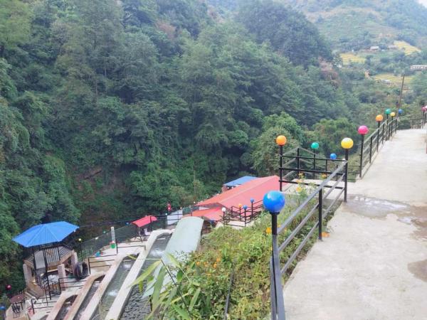 Panchakanya Trout House & Mini Resort, Забронировать  Панаути провинция Багмати-Прадеш