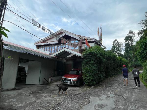 Mountaintop Guest House, Забронировать  Бхертук Сикким