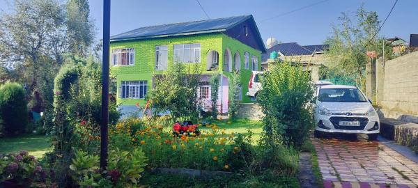 Elizabeth paying guest house Tangmarg gulmarg, Забронировать  Гульмарг Jammu & Kashmir Ski
