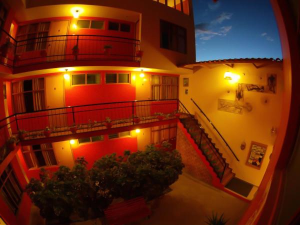 Olaza\s guest house, Забронировать  Недорогие отели Уарас, рядом с Стадион «Росас Пампа», недорогие