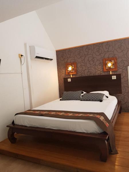 8 - LE VACOA - CHAMBRE 8 ETG G, Забронировать  Отели Сен-Поль с бассейном, Бассейн