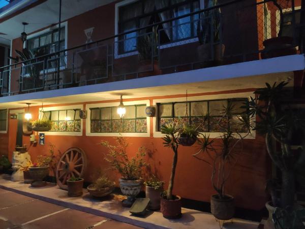 Hotel Mesón de la Salud, Забронировать  Арио де Росалес Мичоакан