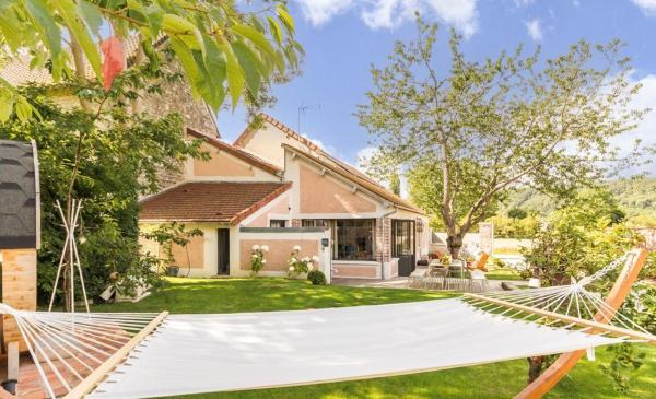 La Petite Maison de Giverny - Chambres privées - Gîte 5 étoiles au Cœur du village, Забронировать  Отели Yvelines 5 звезд, 5*