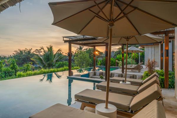 Villa Rosita - Stunning 5BR Villa - Sauna, Gym, Rice Field Views, Забронировать  Убуд Гианьяр, рядом с Petulu White Herons