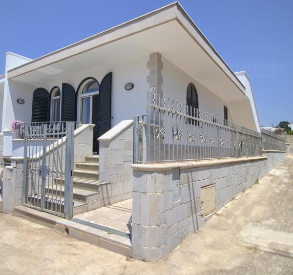 Marea Casa Spiaggia by LoveSud, Забронировать  Отели Торре-Вадо с парковкой, Парковка