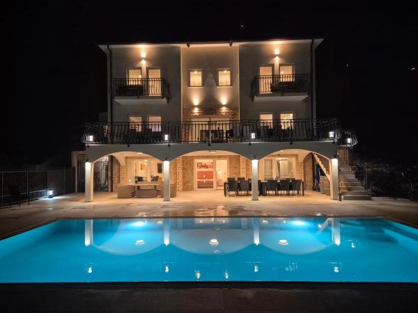 Villa Esarjo with Heated Pool and Sea View, Забронировать  Вепринац Opatija Riviera