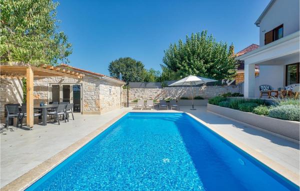 Villa Radini, Забронировать  Отели Umag Riviera 5 звезд, 5*