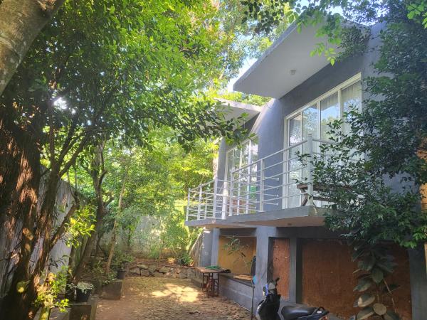 Hasthi homestay, Забронировать  Отели Округа Галле с парковкой, Парковка