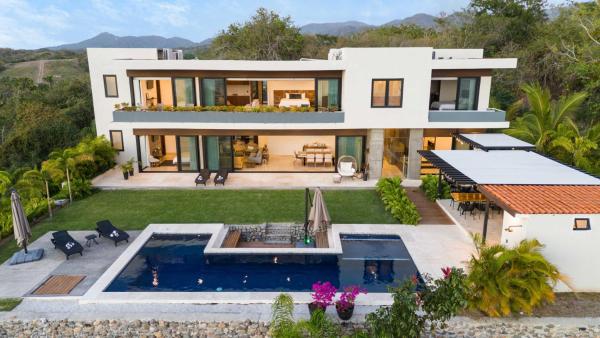 Near Punta Mita - Gorgeous Modern Villa, Забронировать  Отели Игера-Бланка с бассейном, Бассейн