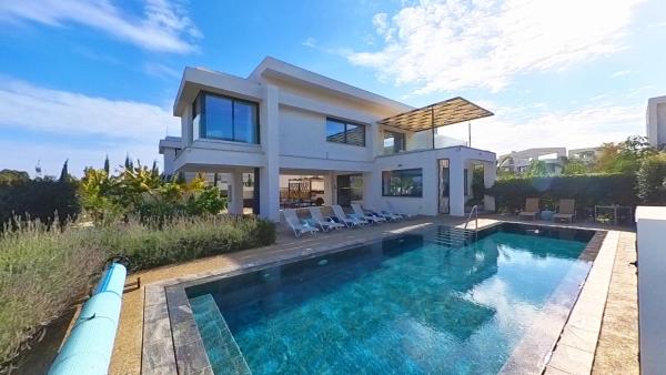 Billy\s Place Protaras Luxury Villa with private pool with heated pool option for autumn and winter months, Забронировать  Паралимни Фамагуста