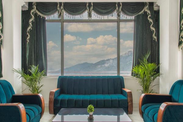 Host Jatin Kasauli Pine Villa 7oI827o7o3, Забронировать  Отели Касаули с парковкой, Парковка