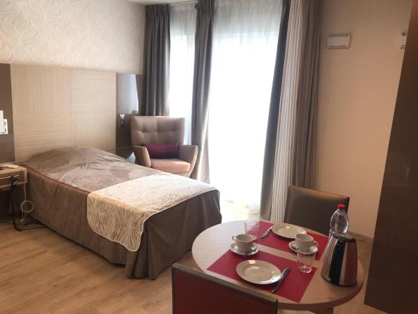 ZENAO Paris Croix de Chavaux Montreuil, SennaSaintDenis (1