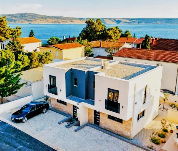 Villa La Merion, Забронировать  Отели Starigrad-Paklenica Riviera с парковкой, Парковка