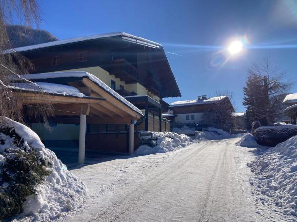 Mountainview Appartement mit Balkon und Carport