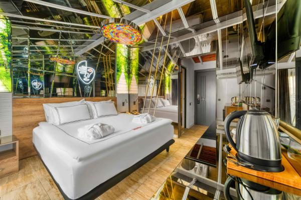 Illusion Beach Club Hotel +16 Only Adult