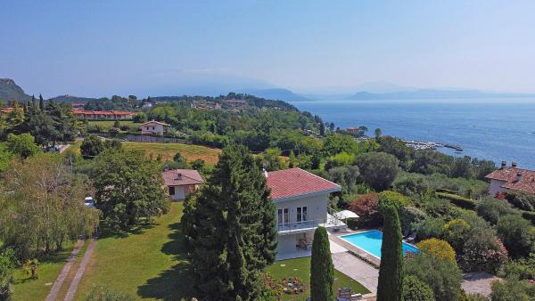 Villa Cavallino nero, Забронировать  Монтинель Valtenesi del Garda