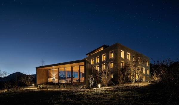 Sunyata Hotel. Deqin Meili