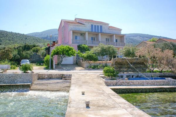 Apartments by the sea Kneza, Korcula - 167, Забронировать  Рачишче Корчула
