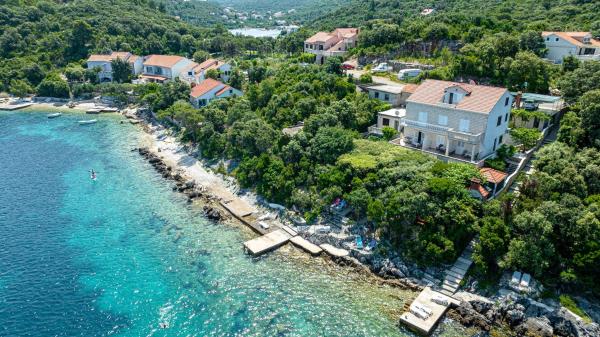 Apartments by the sea Tri Zala, Korcula - 9237, Забронировать  Корчула Корчула, рядом с Частный Пляж «Сискейп Гестхаус Корчула»