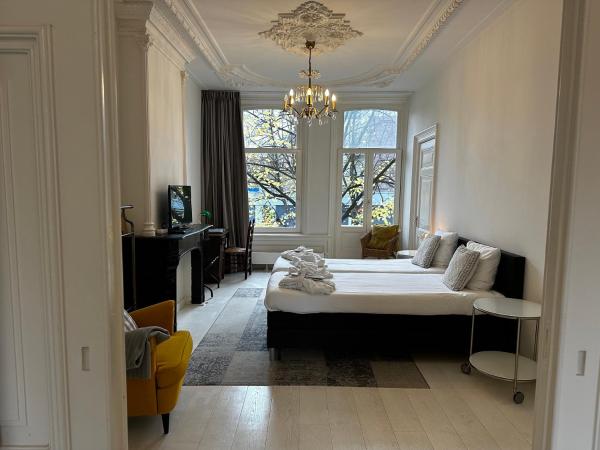 Nine-T-Teen Bed and Boutique