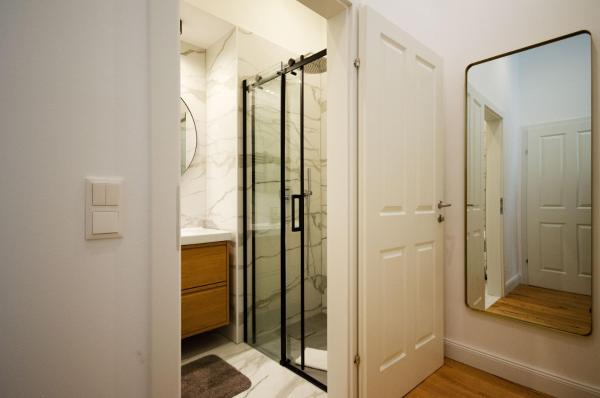 Charming Historical Apartments Near City Centre