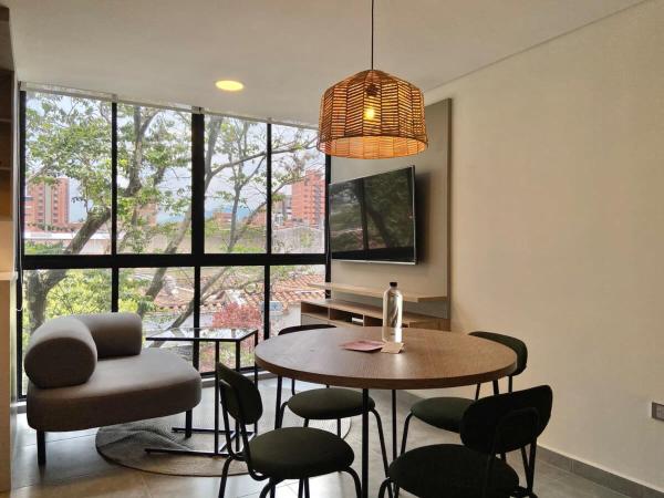 Modern 2BR in Laureles with City Views by Wynwood House