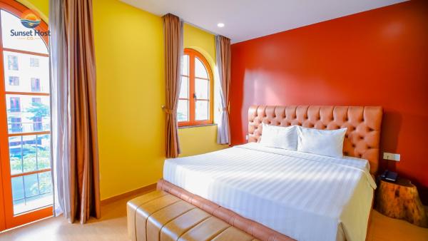 AT Hotel & Café in Sunset Town - Phu Quoc