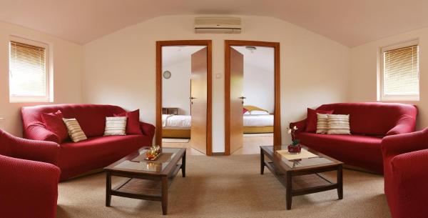 Times Inn Rooms and Apartments
