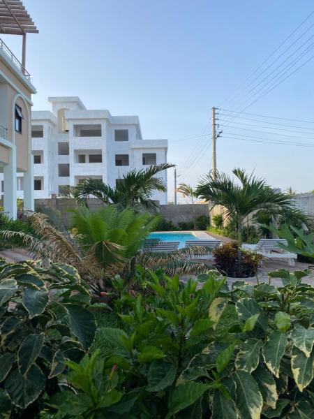 By the sea Apartments, Забронировать  Отели Mombasa North Coast с бассейном, Бассейн