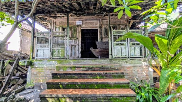 Cafe de Paris Homestay, Забронировать  Girijati Yogyakarta Province