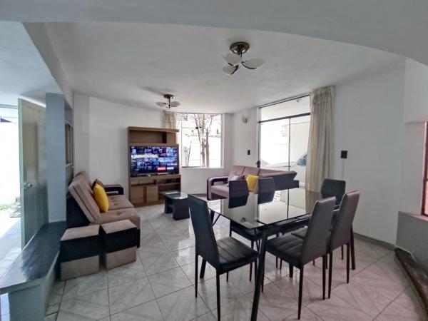 Departamento amplio en Arequipa 1er Piso, Забронировать  Отели Провинции Арекипа с парковкой, Парковка