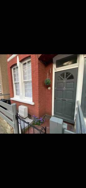Cosy Bedroom in Tooting, Забронировать  Лондон Большой Лондон