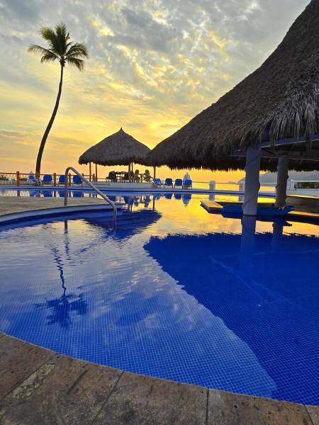 Villa frente al Mar, Забронировать  Отели Колима с бассейном, Бассейн