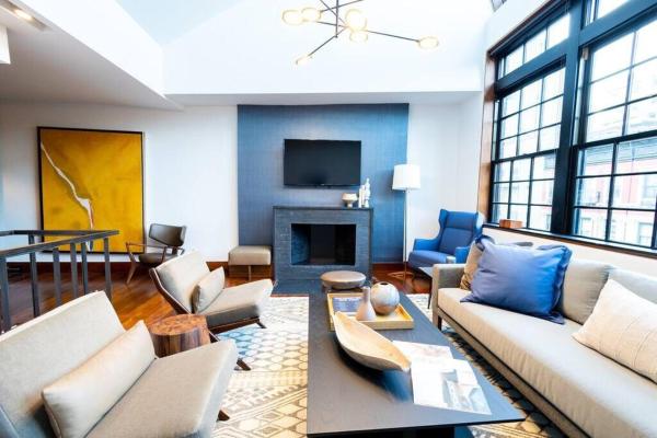 10-3 Designer East Village 3BR Triplex Townhouse, Забронировать  Ист-Виллидж - Нижний Ист-Сайд 