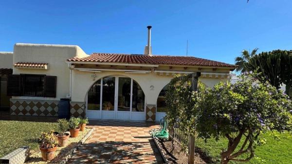 Villa Evelina 1 Minute to Beach Sleeps 8